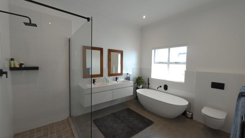 4 Bedroom Property for Sale in Yzerfontein Western Cape